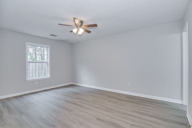 Building Photo - Updated 2 Bedroom 2 Bath Townhouse in Evans