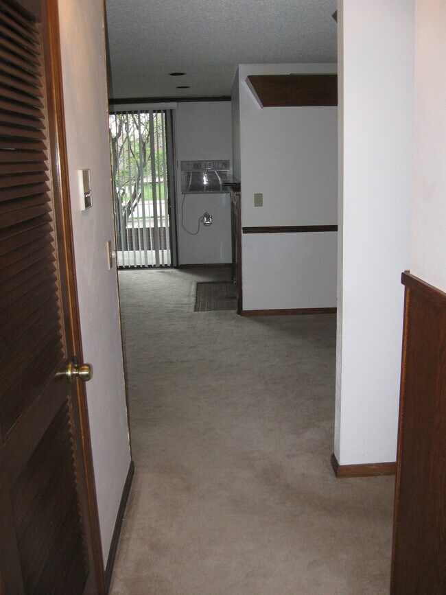 Building Photo - Pier Point Village - 2 Bedrooms, 2 Bathrooms (13OX#B-101)