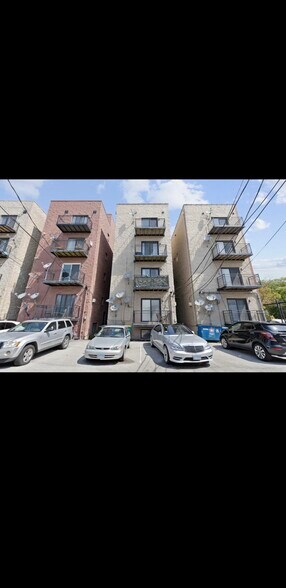 Building Photo - 31 E 26th St