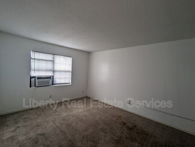 Building Photo - 817 Lesa St