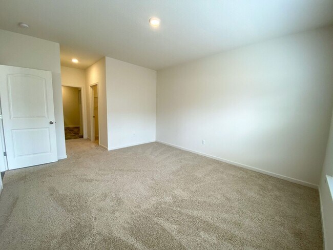 Building Photo - 3 bed, 2 bath in Oakland built in 2023 /// $$ move in special if move in by 1/22/26
