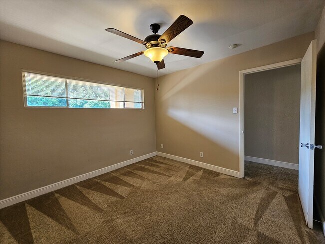 Building Photo - 12600 Melville Dr