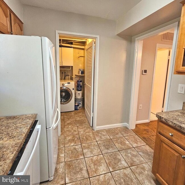 Building Photo - 3727 Ingalls Ave