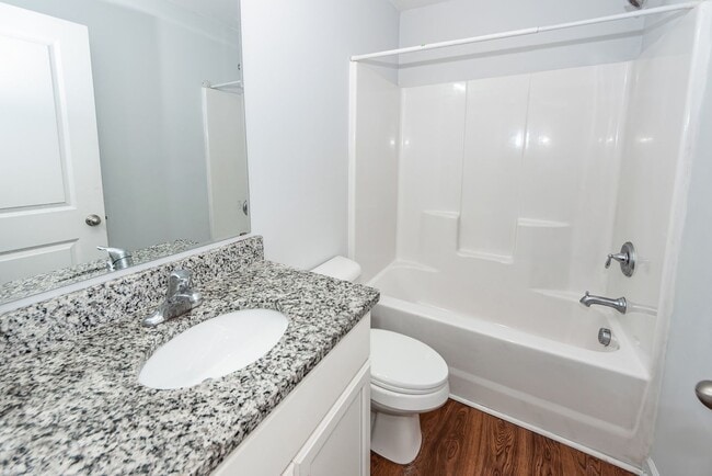 Building Photo - 2 Bedroom, 2 Bathroom Duplex - Moncks Corner