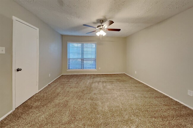 Building Photo - 4718 Lost Lake Ln