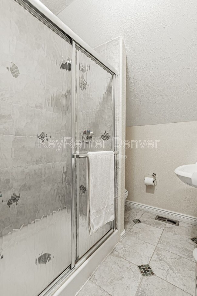 Building Photo - 3033 Welton St