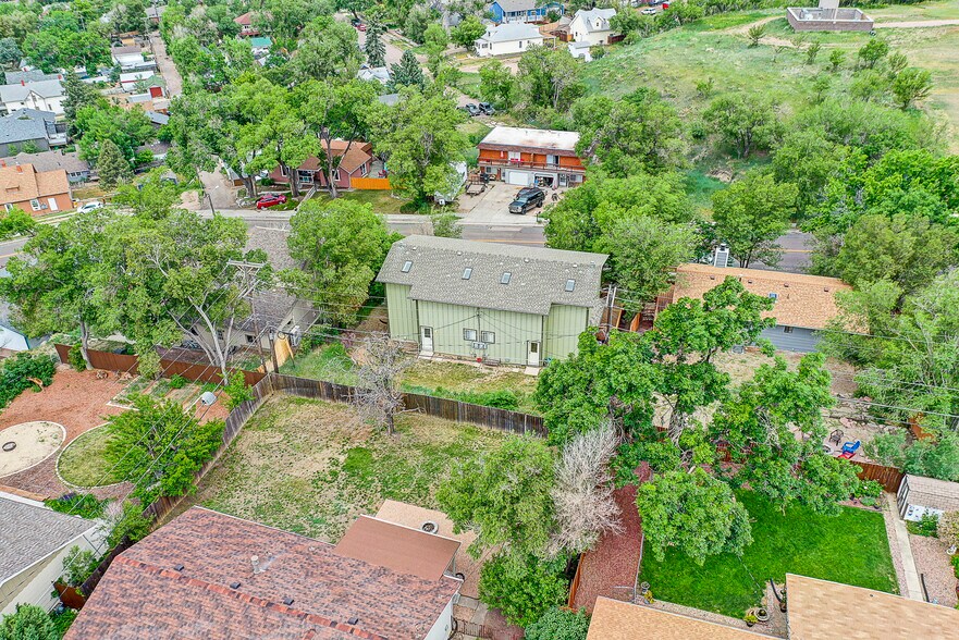 Building Photo - 619 Manitou Blvd