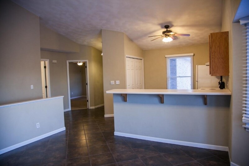 Building Photo - 33 Old Orchard Ln