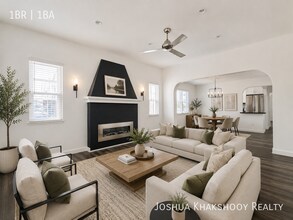 Building Photo - 1416 1/2 S Crest Dr -