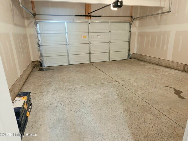 Building Photo - 11144 Castlebrook Dr