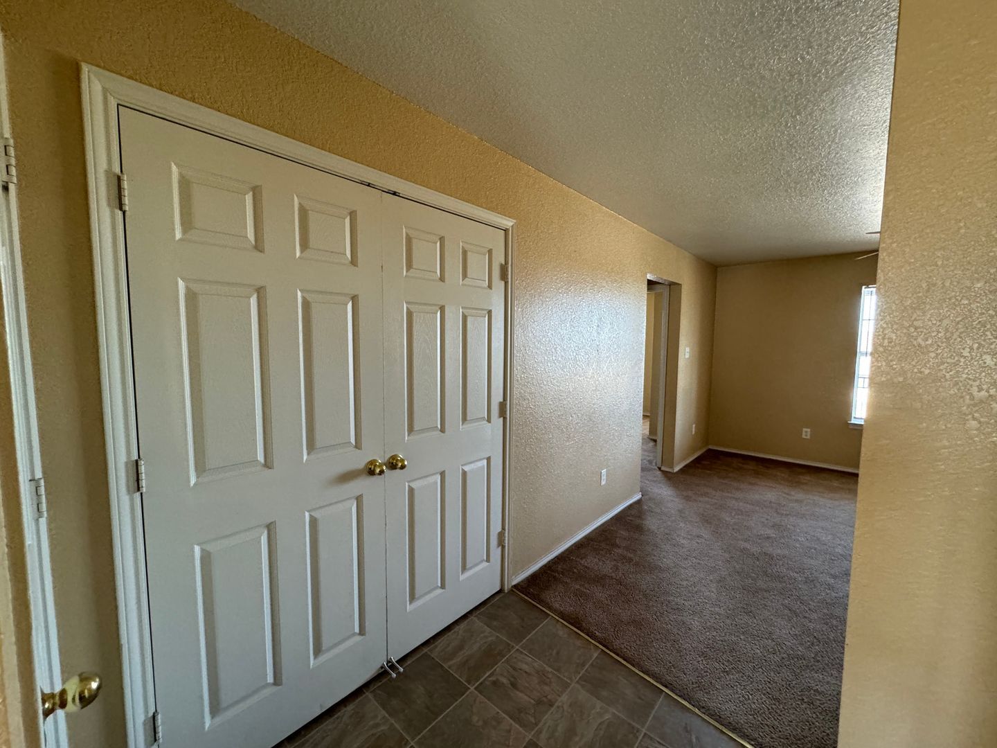 Building Photo - 3203 Toledo Dr