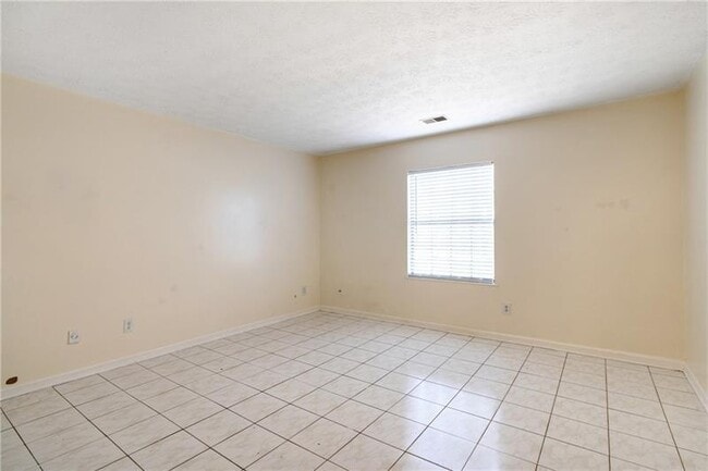 Building Photo - 5000 Village Green Way