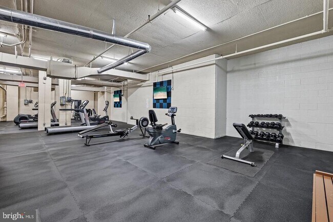 Building Photo - 3709 S George Mason Dr