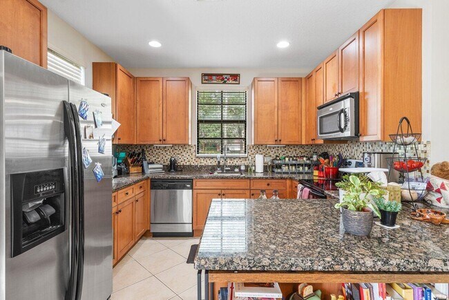 Building Photo - 5056 Astor Cir