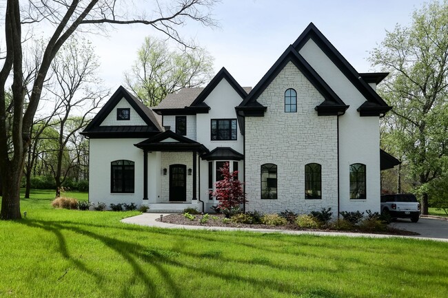 Primary Photo - GREEN HILLS CUSTOM BUILT HOME. 5 BED 5 1/2...