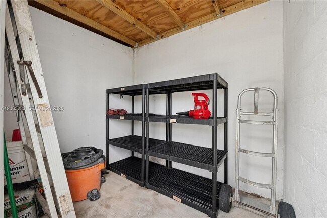 Building Photo - 7450 SW 36th St