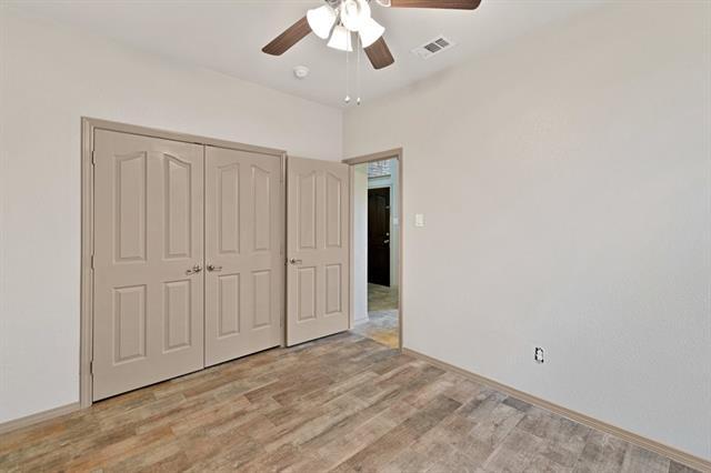Building Photo - 10913 Middleglen Rd