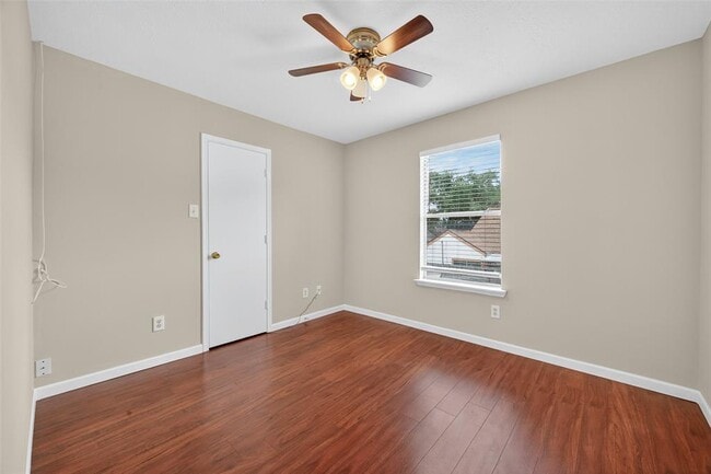 Building Photo - 9123 Belle Glen Dr