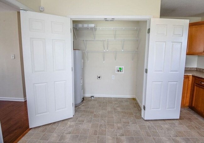 Building Photo - 955 Russet Dr
