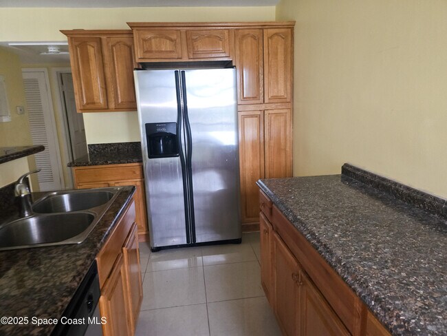 Building Photo - 250 N Banana River Dr