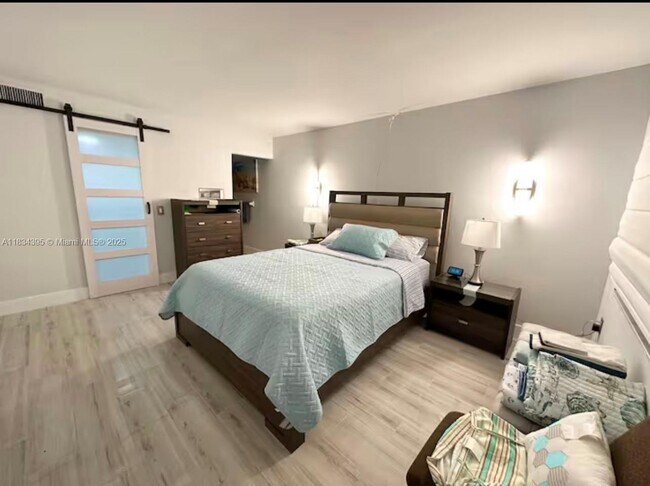 Building Photo - 10980 S Ocean Dr