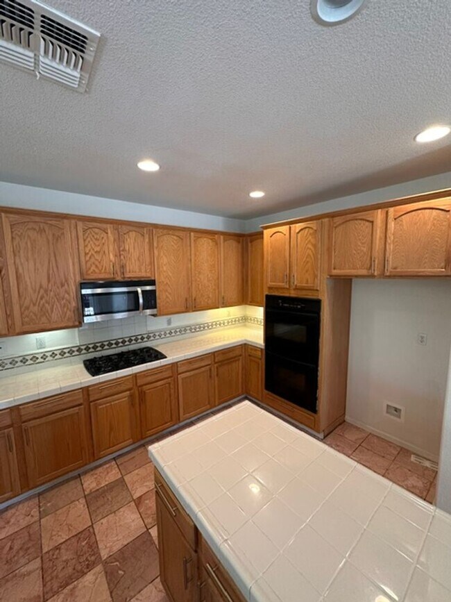 Building Photo - 5663 Lolet Way