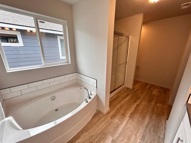 Building Photo - Stunning 3 Bed, 2 Bath Rancher in Spokane ...