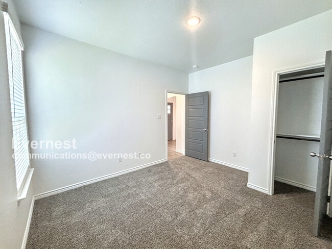 Building Photo - 857 Freedom Cir