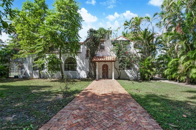 Building Photo - 1624 Granada Blvd