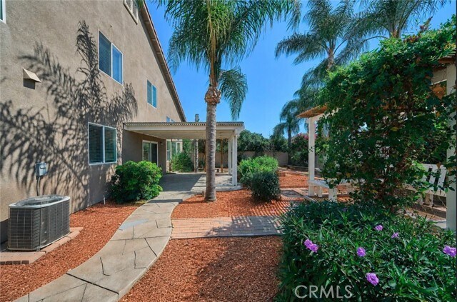 Building Photo - 6377 Peach Ave