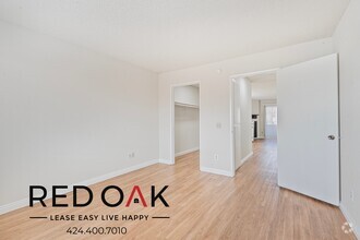 Building Photo - ~1 Month FREE~ Welcoming One Bedroom with ...