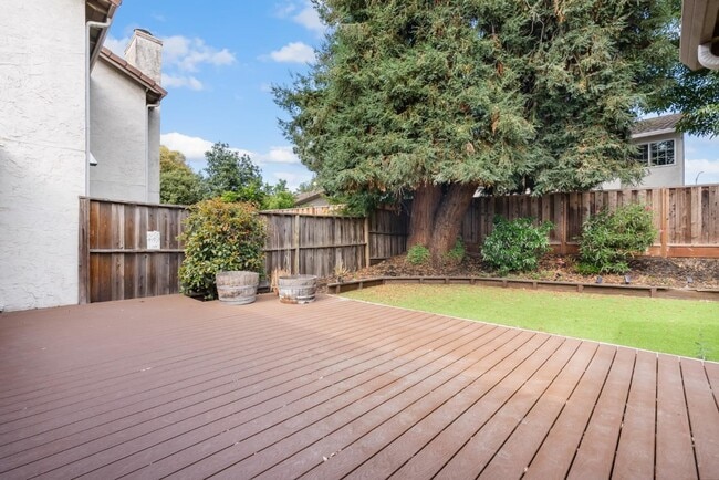 Building Photo - 922 Jungfrau Ct