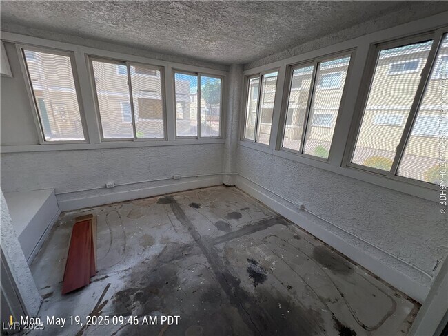 Building Photo - 1533 Linnbaker Ln
