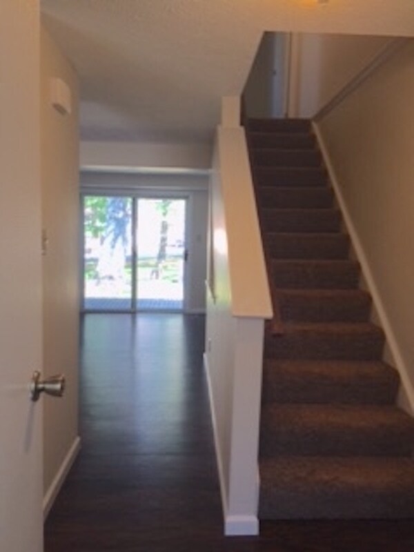 Building Photo - 167 Scott Ln