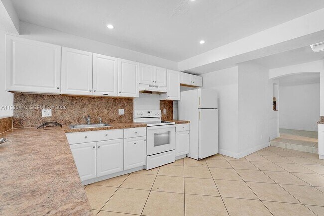 Building Photo - 2417 Pierce St