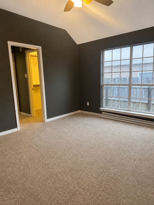 Building Photo - "Charming 3-Bedroom Retreat with Cozy Fireplace in College Station – 1485 Sq. Ft. of Comfort!"
