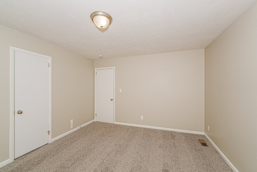 Building Photo - 724 Country View Dr NE