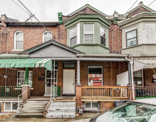 Building Photo - Updated 4 Bed, 2 Bath in Oakland - Close t...