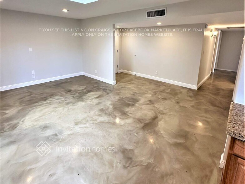 Building Photo - 3143 W Sahuaro Dr