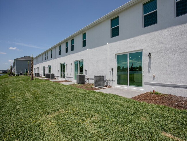 Building Photo - Brand-New 3BR/2.5BA Townhouse for Rent in Lakewood Ranch — $2,300/Month, Internet & Lawn Care Inc...