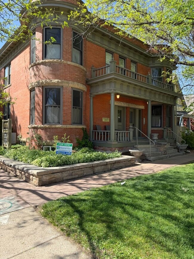 Primary Photo - Remodeled one bedroom Condo for Rent in Do...