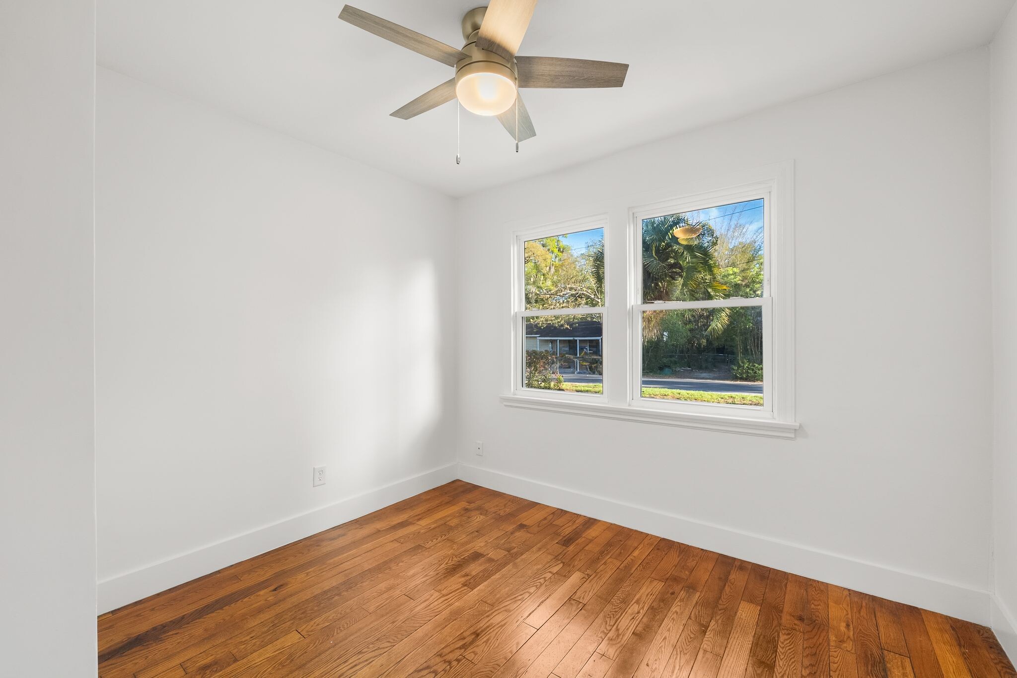 Building Photo - 1010 NE 7th Pl