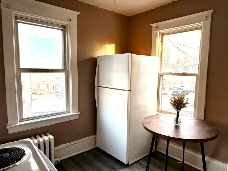 Building Photo - 93 Fullerton Ave