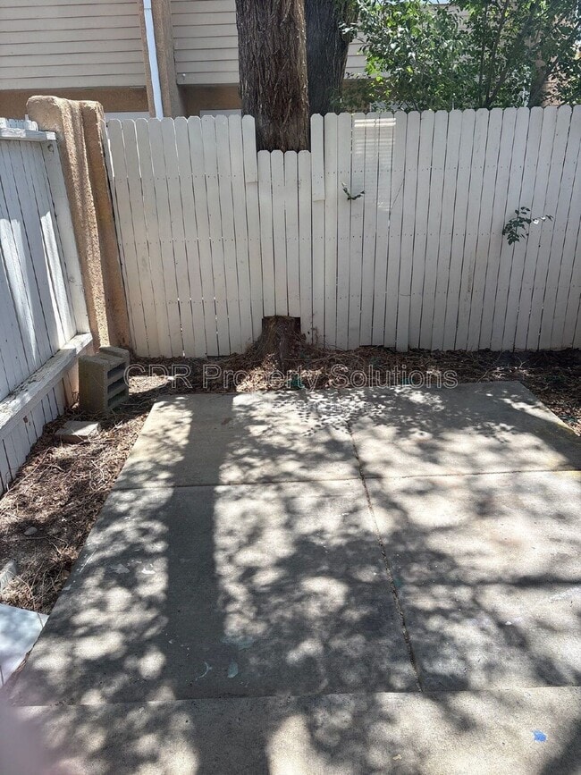 Building Photo - 704 Fruit Ave NW