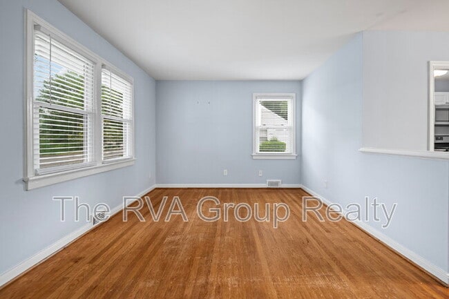 Building Photo - 3411 Oxnard Rd