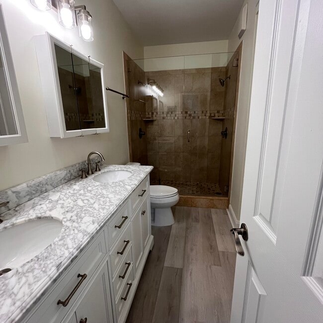 Building Photo - 2018 Alta Meadows Ln