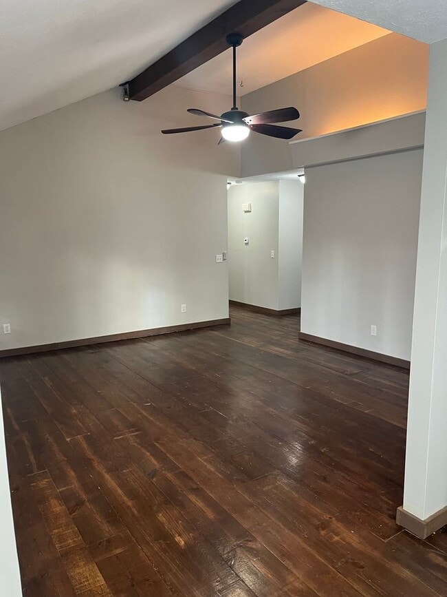 Building Photo - Adorable 3 Bedroom, 2 Bath Home!