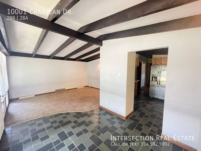 Building Photo - 10001 Charjean Dr