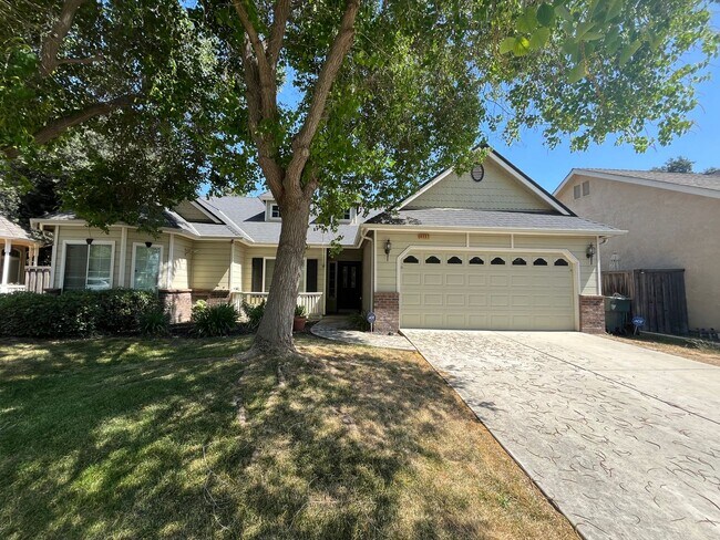 Building Photo - Beautiful Home for rent in Visalia, Ca