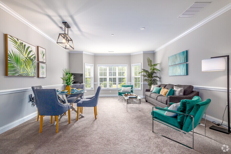 Primary Photo - The Manor